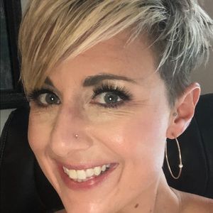 Meet your Posher, Kari